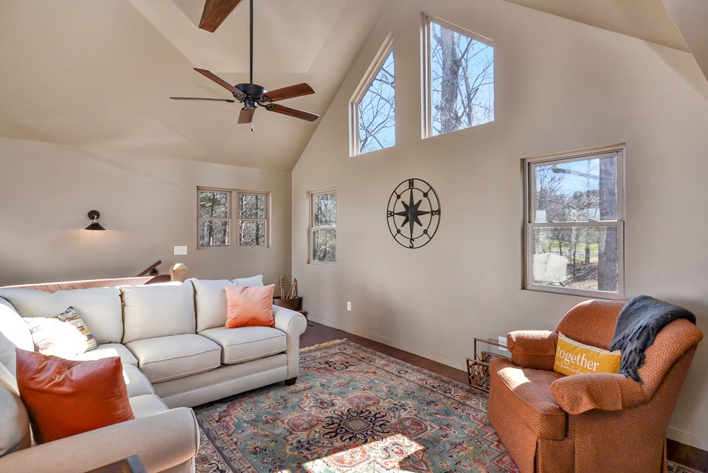 196 Grayson Point