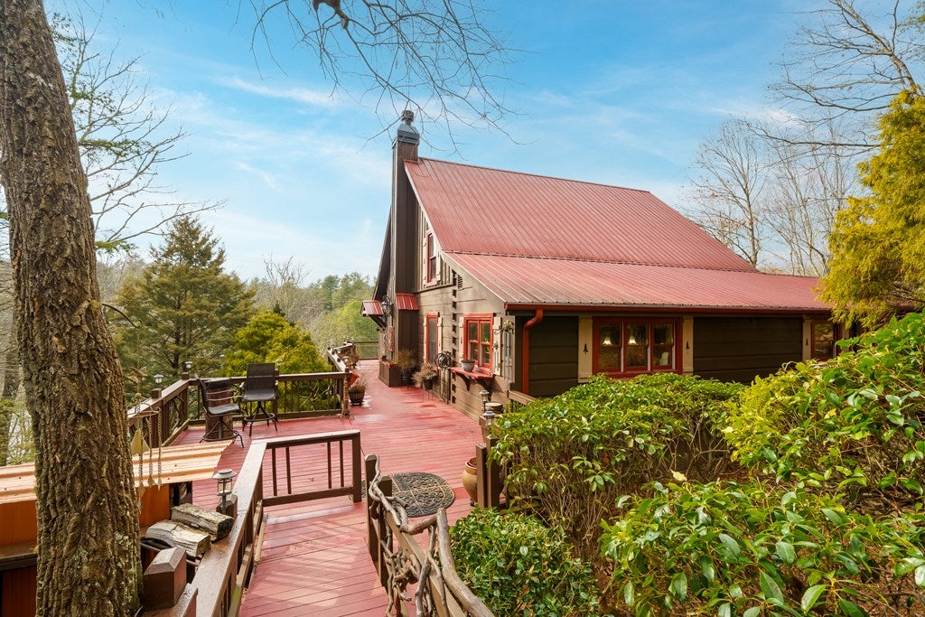 246 Adams Circle