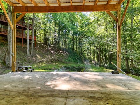 A home in Hiawassee