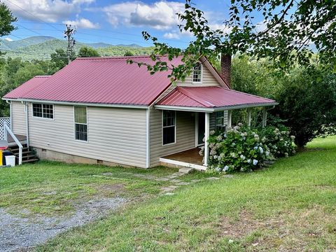 136 West Vineyard Hayesville NC 28904