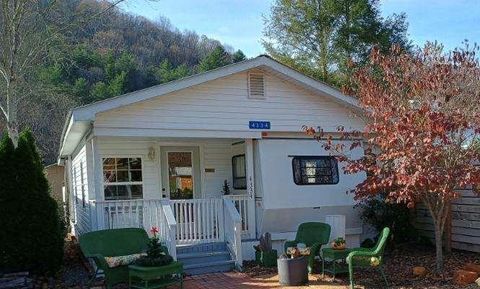 A home in Hiawassee