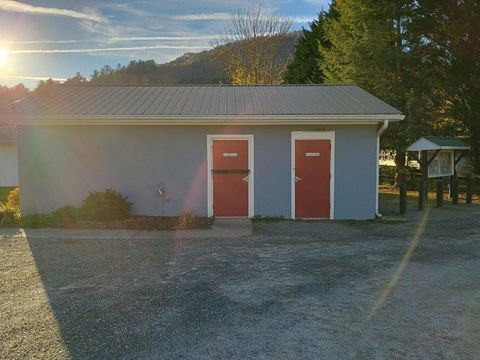 A home in Hiawassee