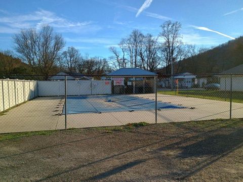 A home in Hiawassee