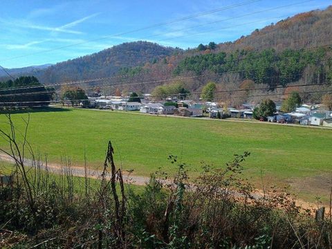 A home in Hiawassee