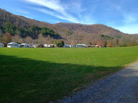 A home in Hiawassee