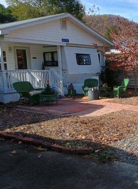 A home in Hiawassee