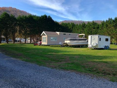 A home in Hiawassee