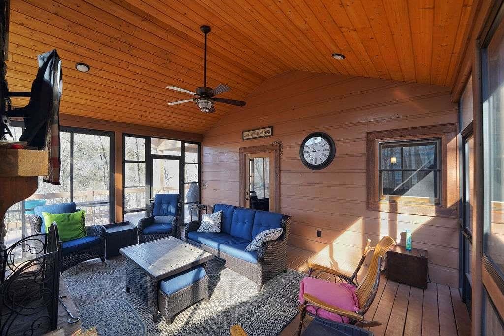 520 Mountain Falls Loop