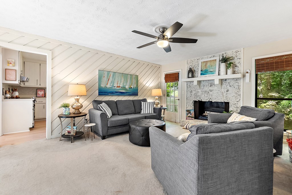 706 Magnolia