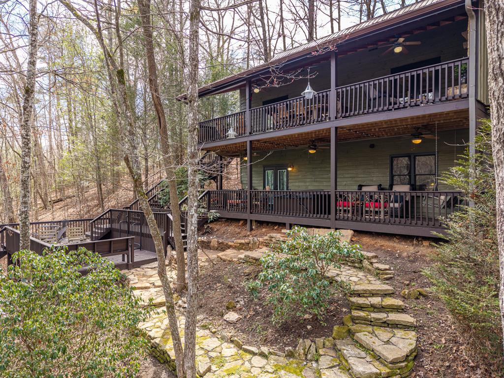 1449 Cherokee Lane