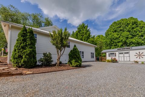 A home in Hayesville