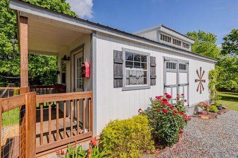 A home in Hayesville