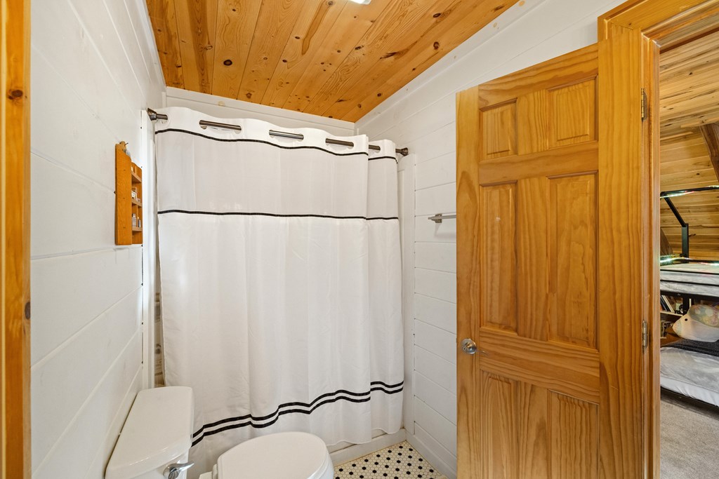 Blue Ridge, Georgia, 30513, United States, 4 Bedrooms Bedrooms, ,4 BathroomsBathrooms,Residential,Active,1990018