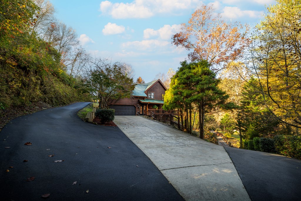 Blue Ridge, Georgia, 30513, United States, 4 Bedrooms Bedrooms, ,4 BathroomsBathrooms,Residential,Active,1990018