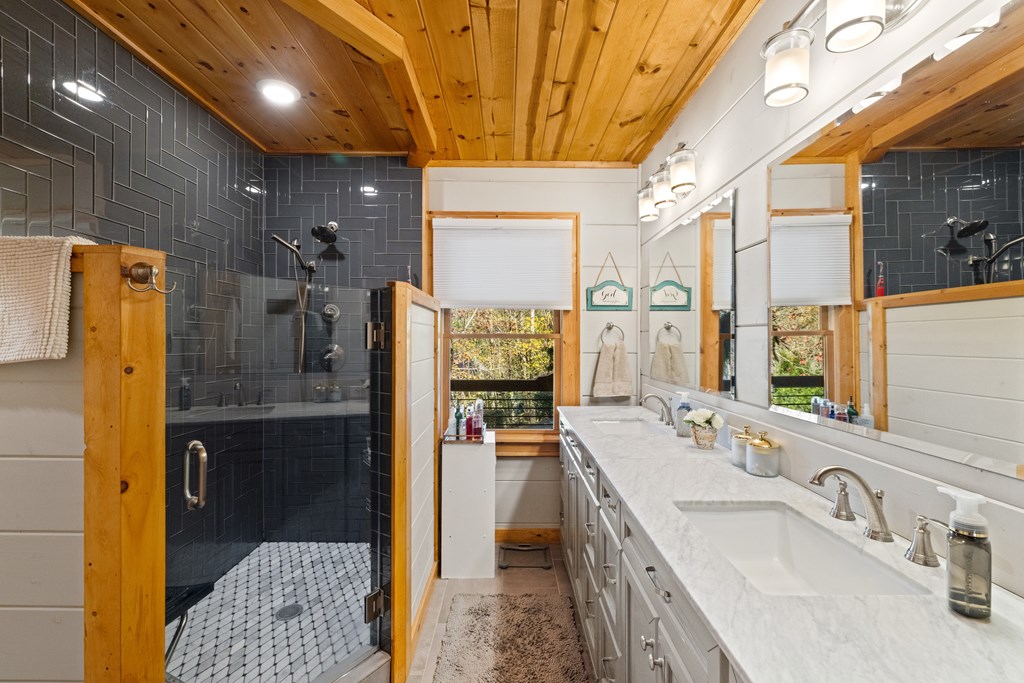 Blue Ridge, Georgia, 30513, United States, 4 Bedrooms Bedrooms, ,4 BathroomsBathrooms,Residential,Active,1990018