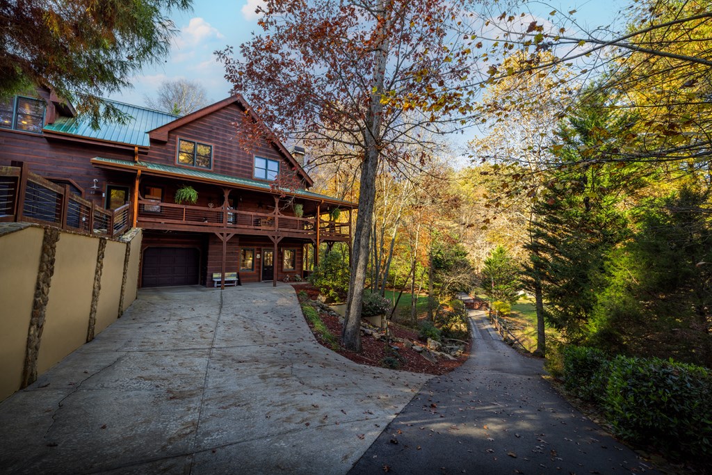 Blue Ridge, Georgia, 30513, United States, 4 Bedrooms Bedrooms, ,4 BathroomsBathrooms,Residential,Active,1990018