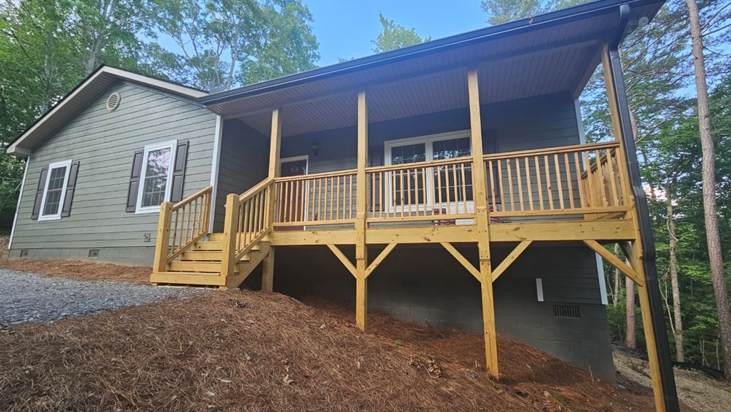 135 Fischer Lane