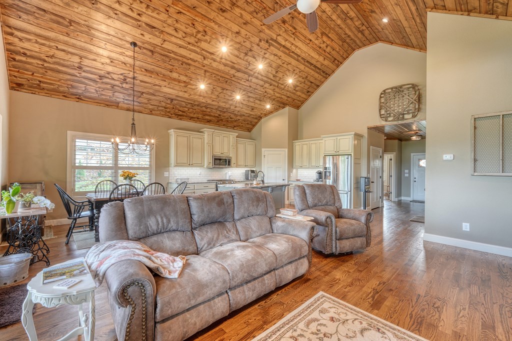 504 Ivy Log Heights Road