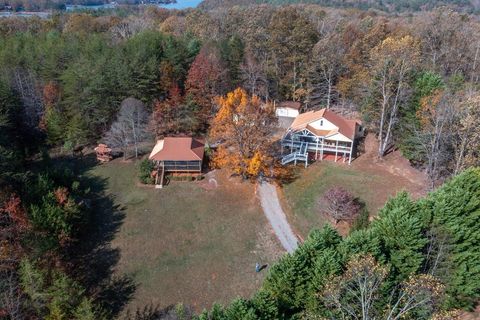 A home in Hiawassee