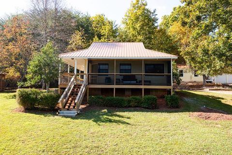 A home in Hiawassee