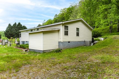 A home in Hayesville