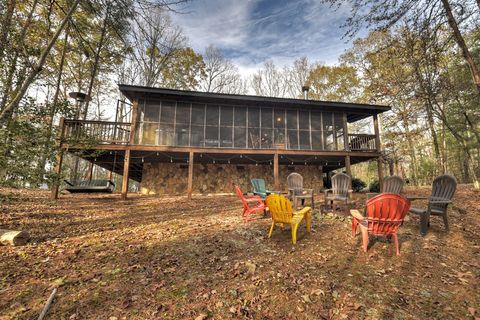 A home in Mineral Bluff