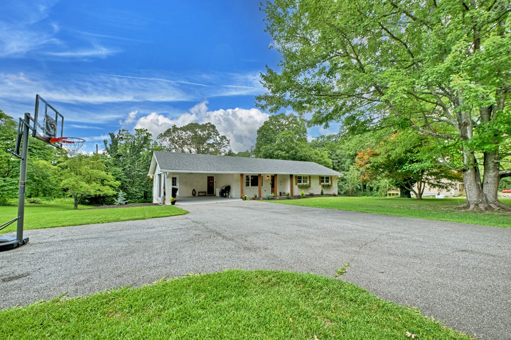 570 Old Hwy 5