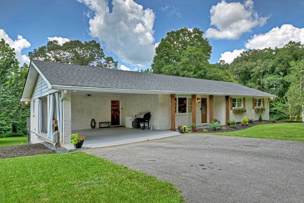 570 Old Hwy 5