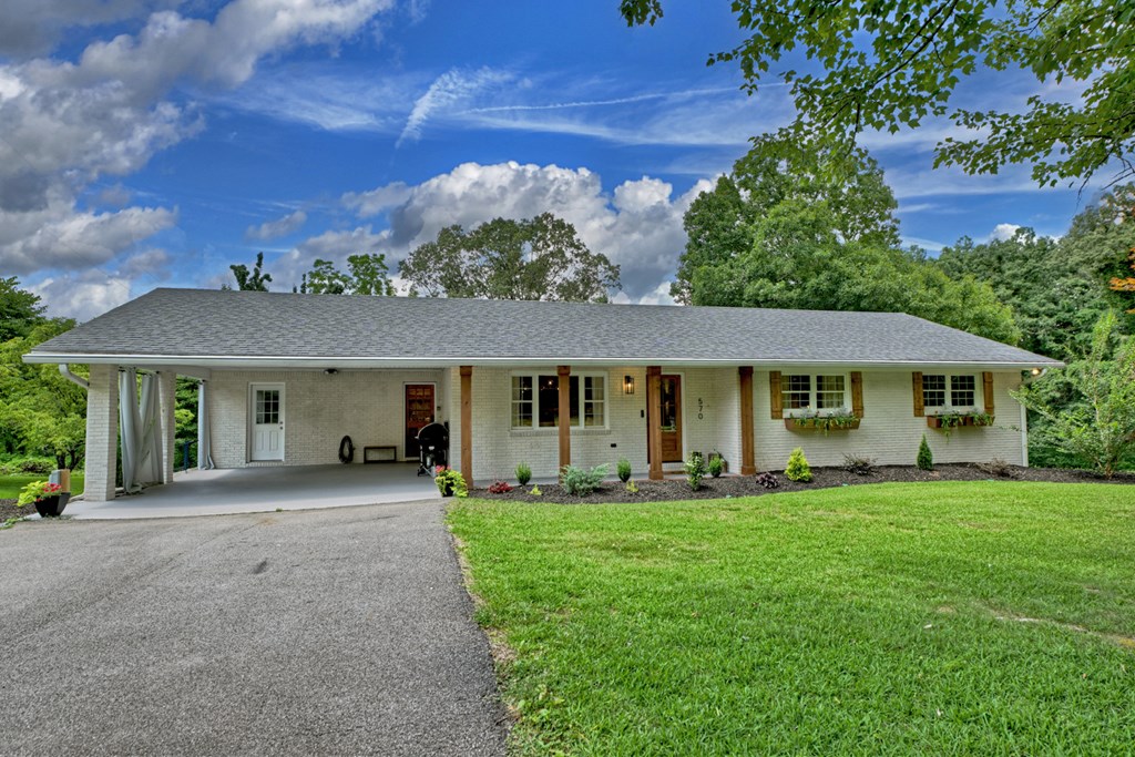570 Old Hwy 5