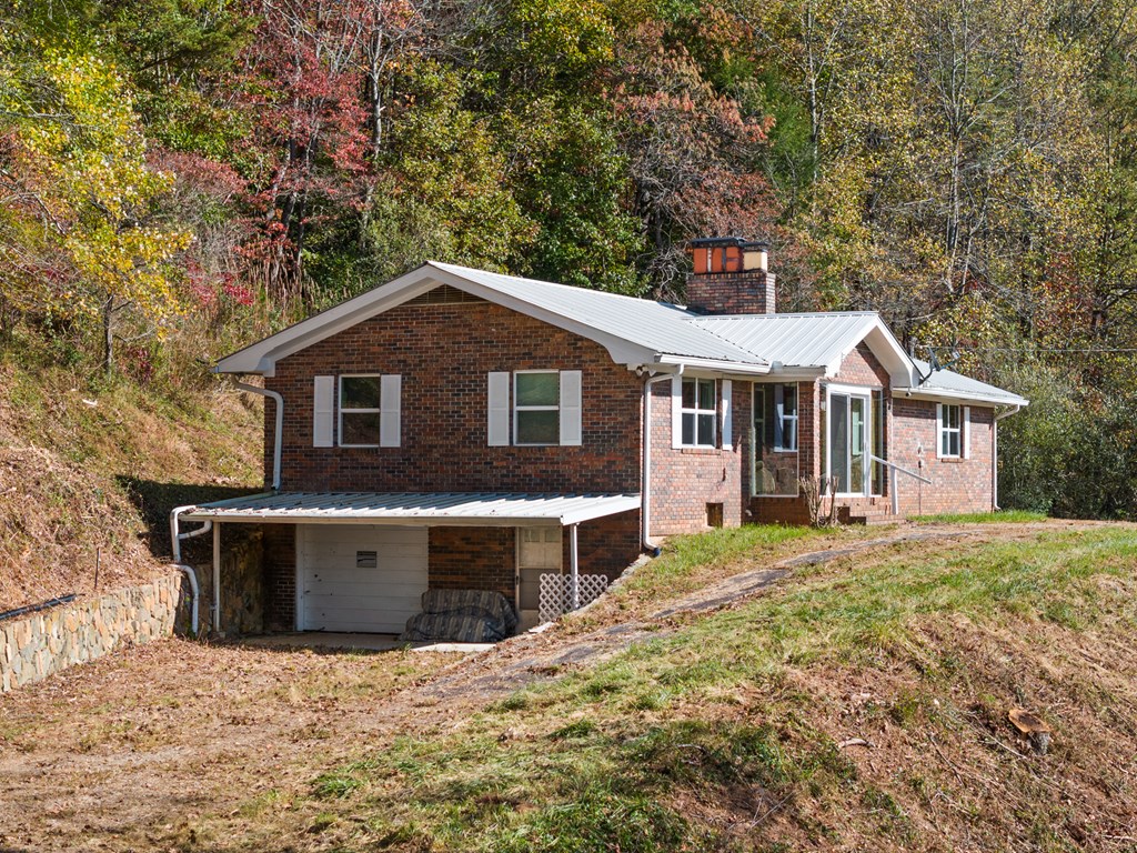 492 Johnny Gap Road
