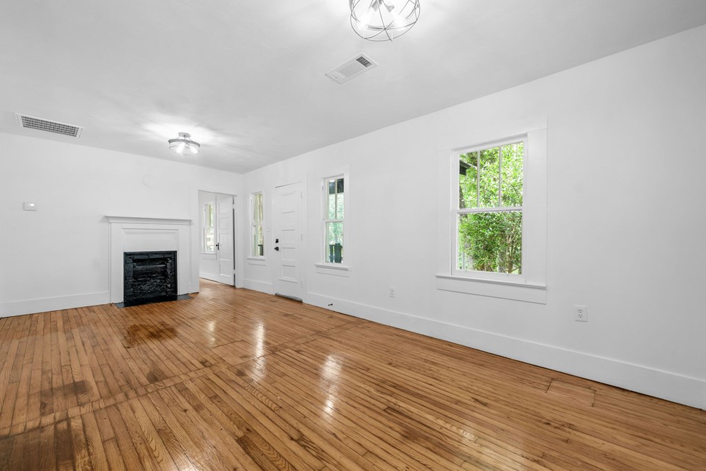 1619 Talking Rock Road