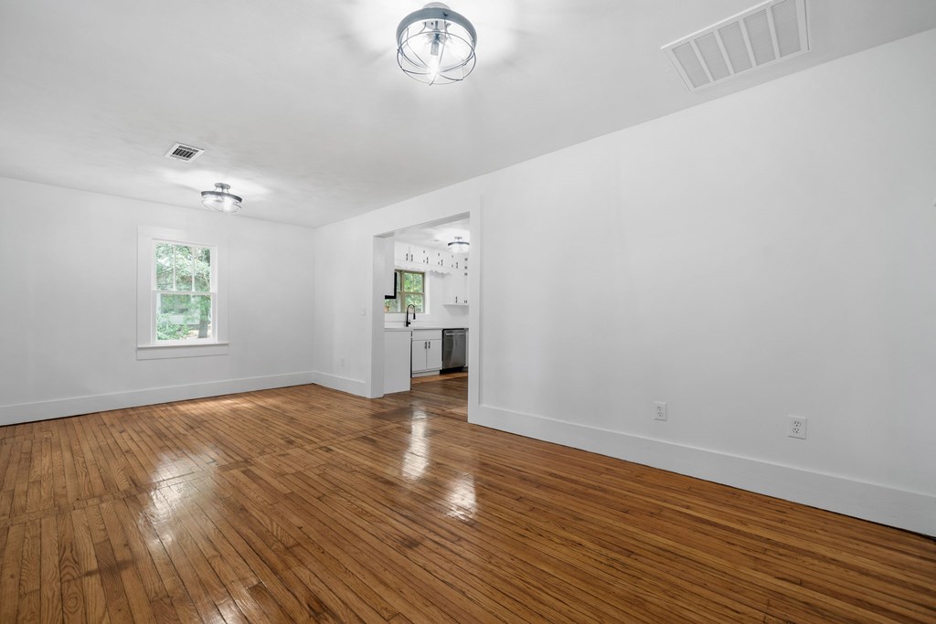 1619 Talking Rock Road