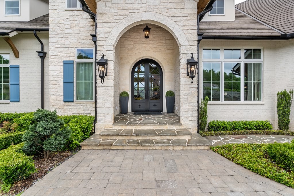488 Big Knoll Drive