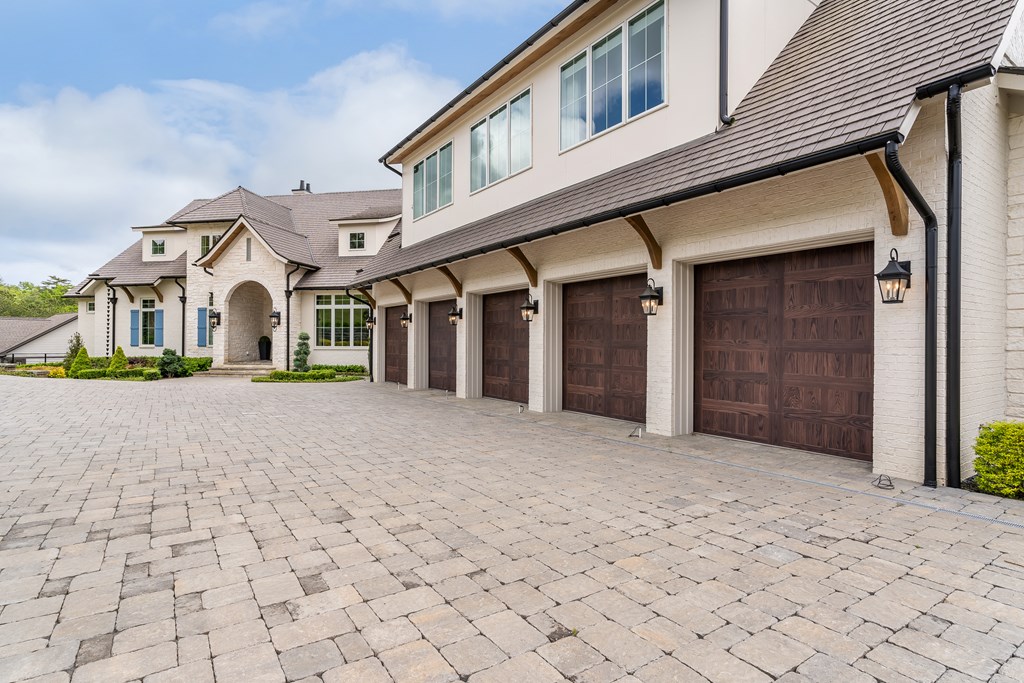 488 Big Knoll Drive