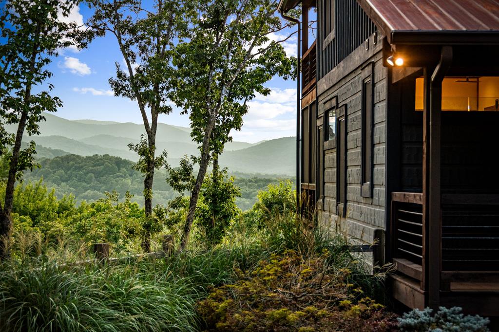 825 Price Road