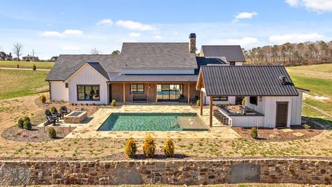 84 Bravo Way Ellijay GA 30536