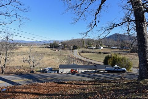 A home in Hiawassee