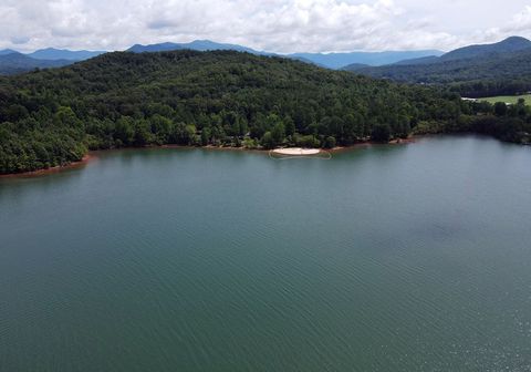 A home in Hiawassee