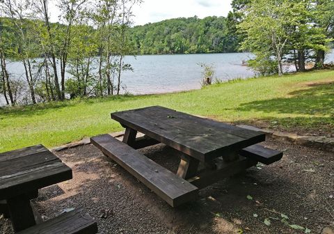A home in Hiawassee