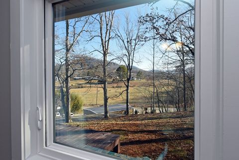 A home in Hiawassee