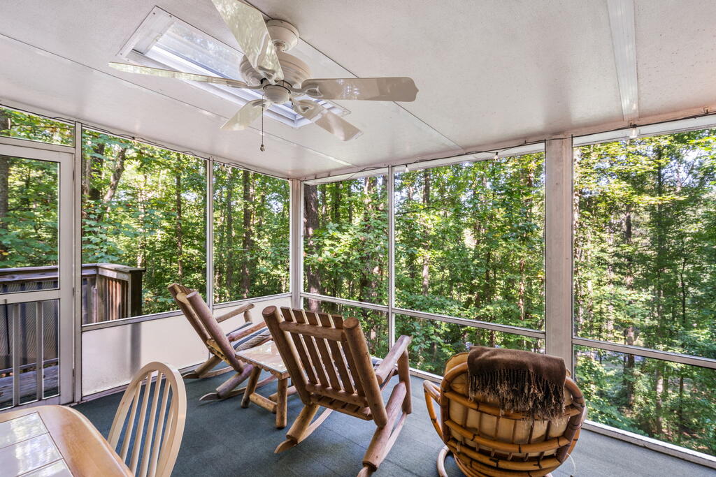 261 Dogwood Circle