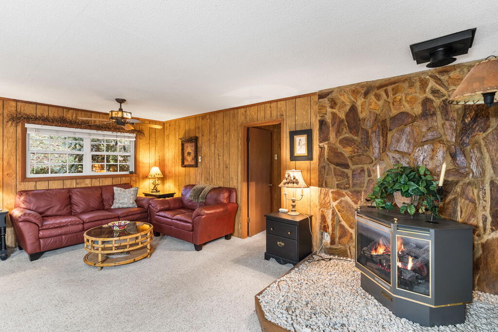 261 Dogwood Circle