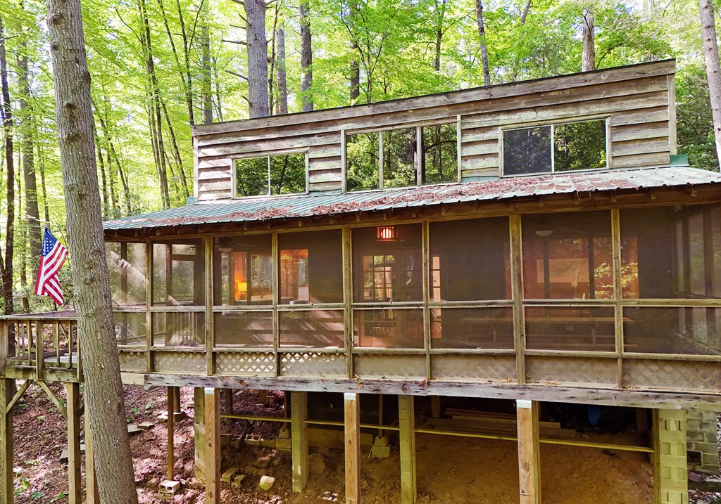 214 Sourwood Drive