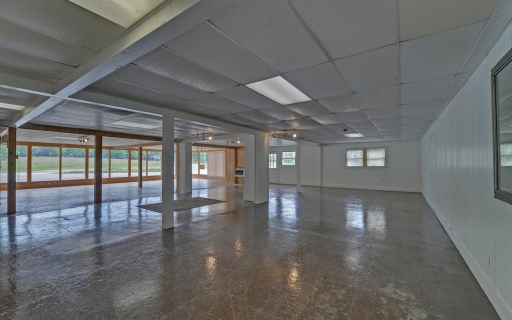 7493 Us Hwy 76 W