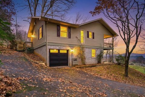 1612 Lakeview Dr Young Harris GA 30582