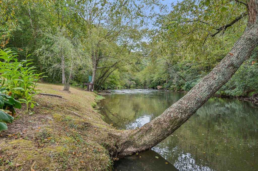 105 Riveredge Drive