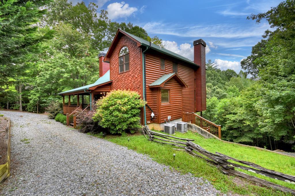 365 Trails End Summit