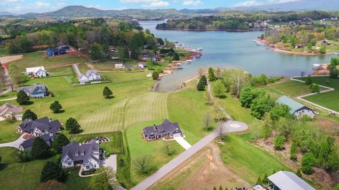 Hiawassee, Georgia, 30546, United States, 4 Bedrooms Bedrooms, ,3 BathroomsBathrooms,Residential,Active,2038165