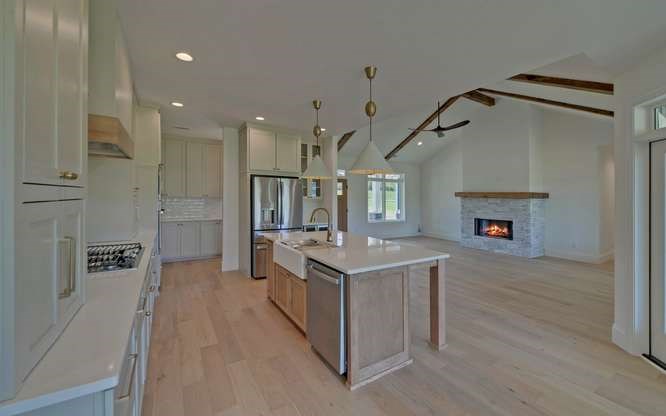 Hiawassee, Georgia, 30546, United States, 4 Bedrooms Bedrooms, ,3 BathroomsBathrooms,Residential,Active,2038165
