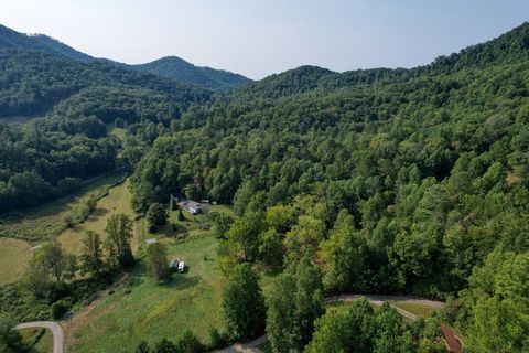 A home in Hayesville